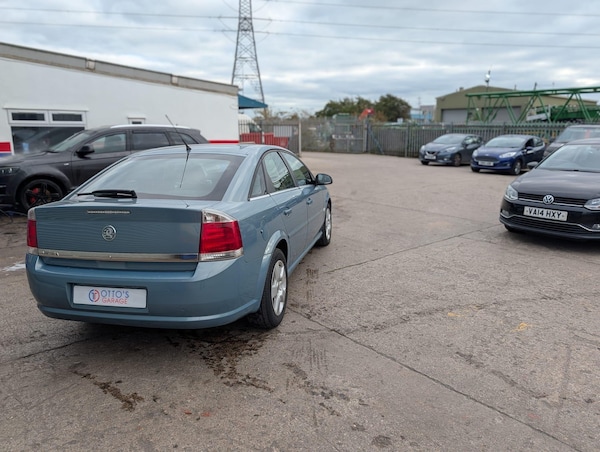 Used Vauxhall Vectra 2006 for sale - 76238852: Photo 2