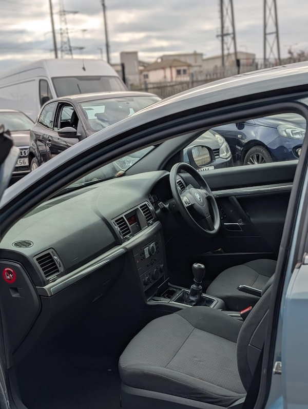 Used Vauxhall Vectra 2006 for sale - 76238852: Photo 7