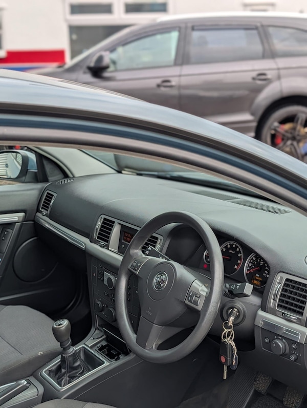 Used Vauxhall Vectra 2006 for sale - 76238852: Photo 8