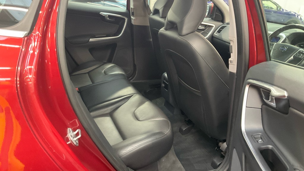 Used Volvo XC60 2015 for sale - 76416553: Photo 8