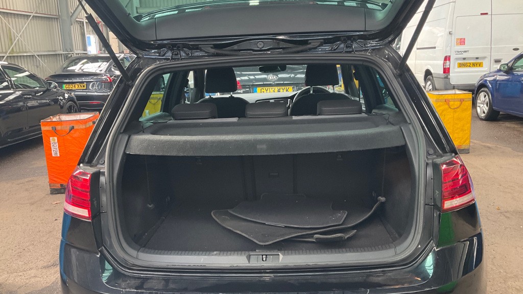 Used Volkswagen Golf 2019 for sale - 76369049: Photo 5