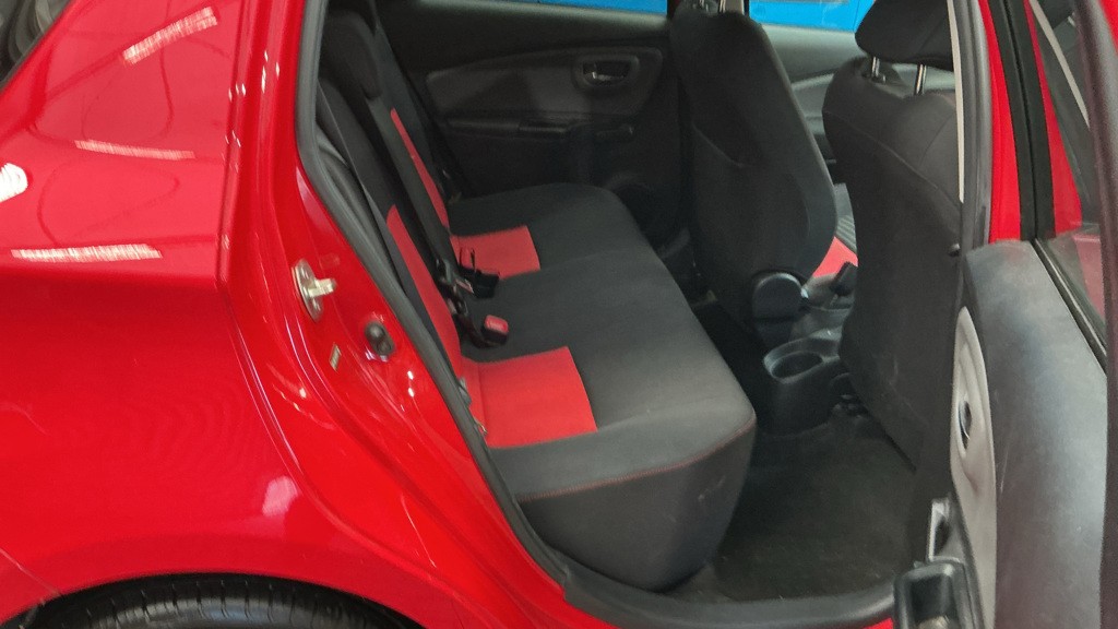 Used Toyota Yaris 2015 for sale - 76395607: Photo 8