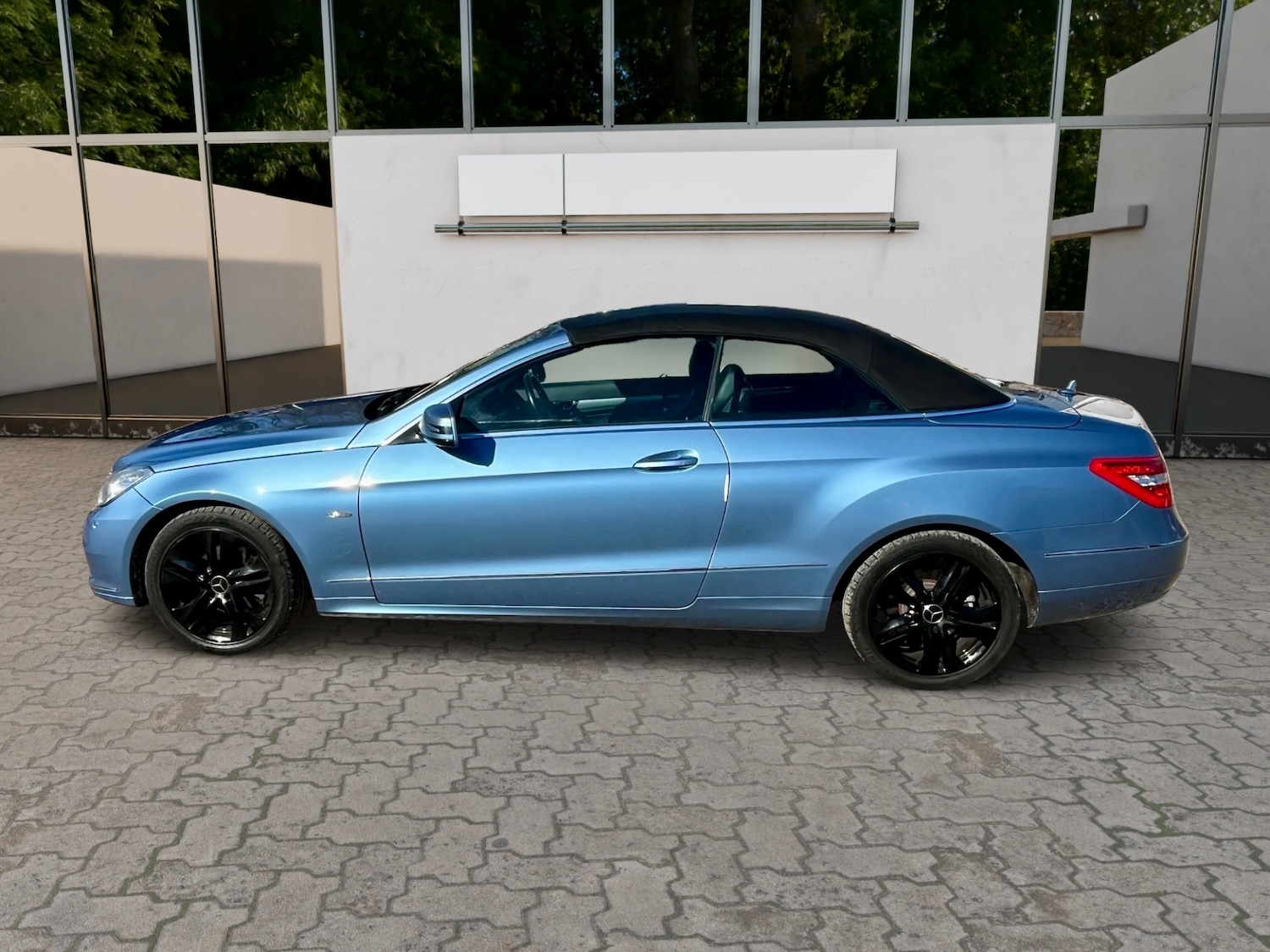 Used Mercedes-Benz E Class 2010 for sale - 77937613: Photo 11