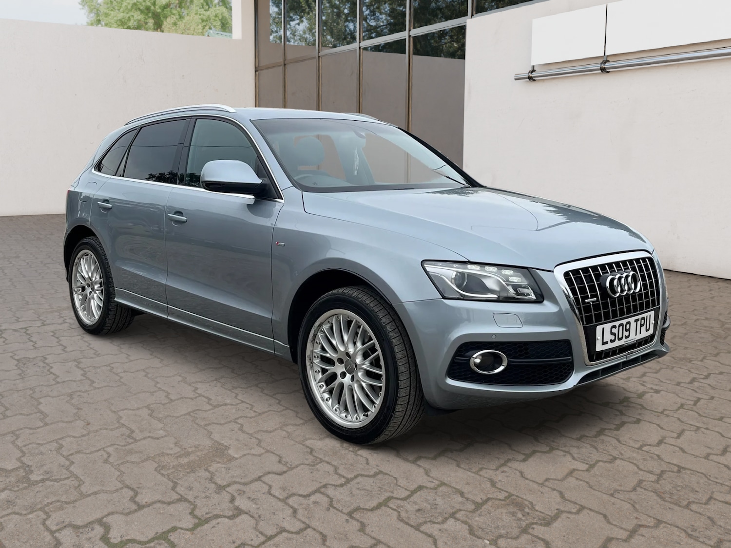 Used Audi Q5 2009 for sale - 76314103: Photo 1