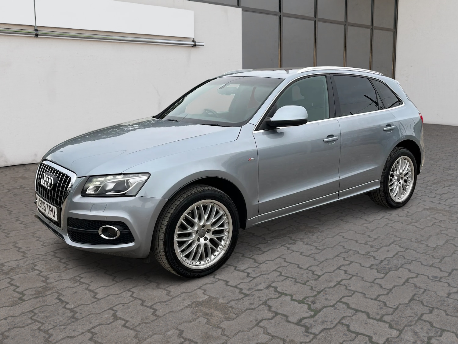 Used Audi Q5 2009 for sale - 76314103: Photo 3