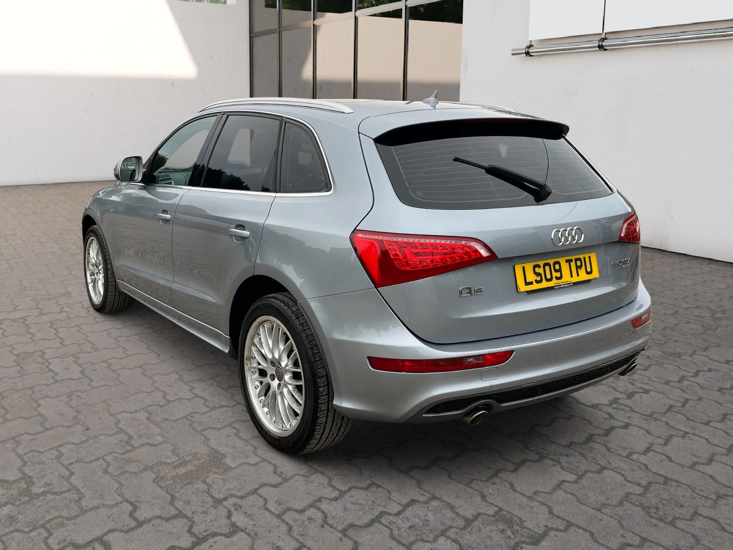 Used Audi Q5 2009 for sale - 76314103: Photo 5