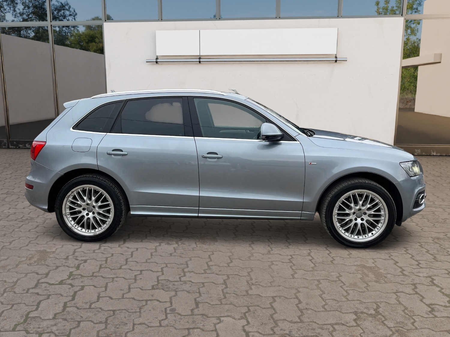 Used Audi Q5 2009 for sale - 76314103: Photo 8