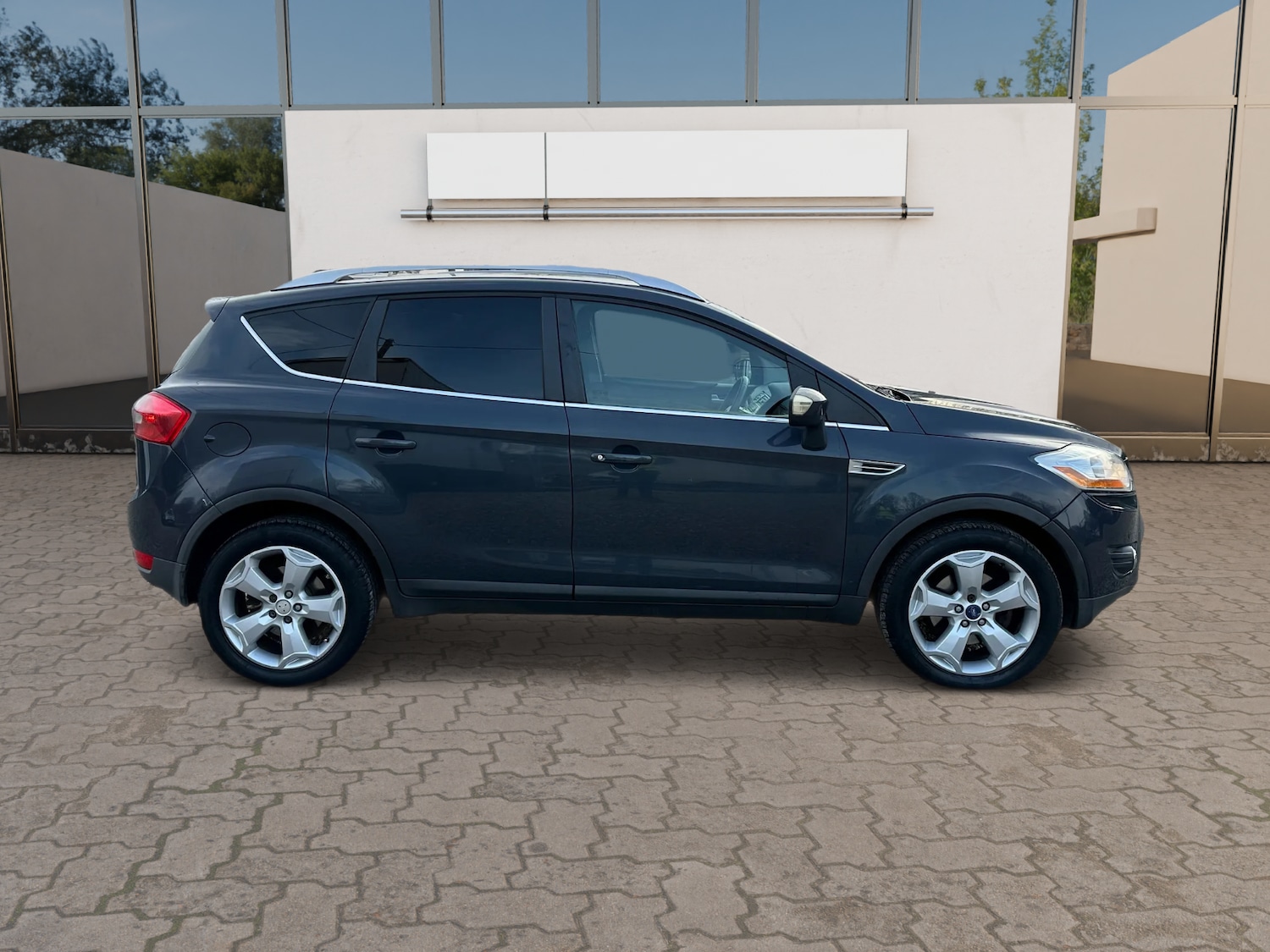 Used Ford Kuga 2010 for sale - 76132165: Photo 10