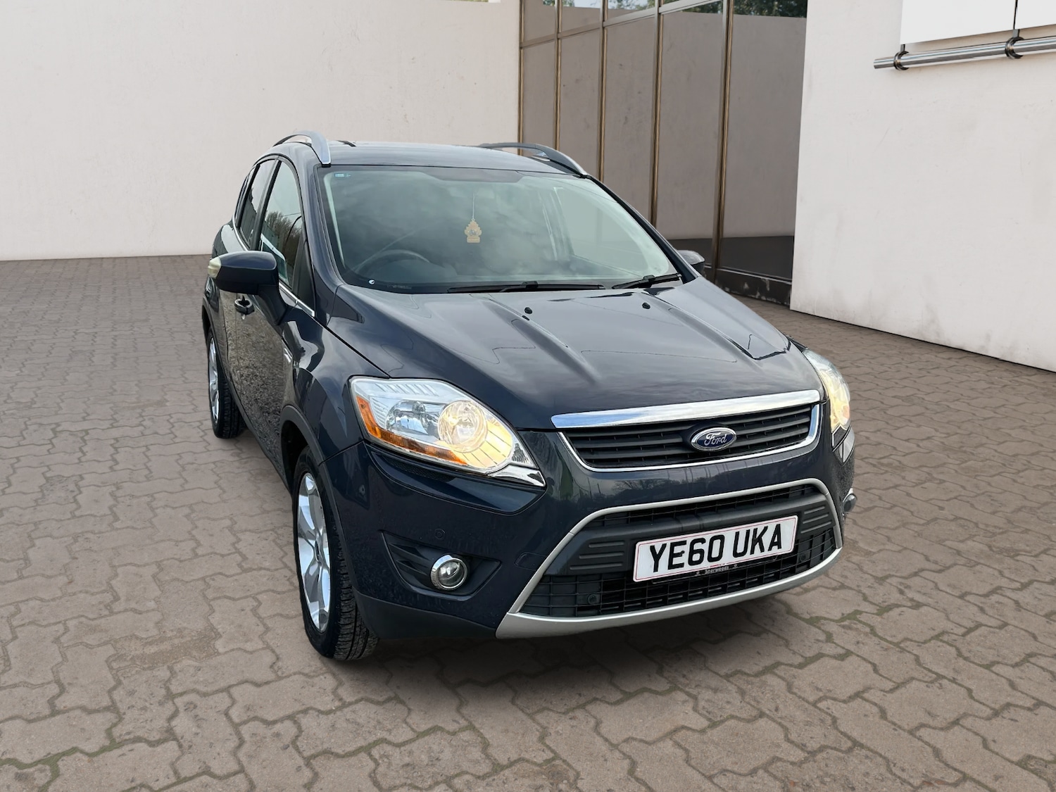 Used Ford Kuga 2010 for sale - 76132165: Photo 2