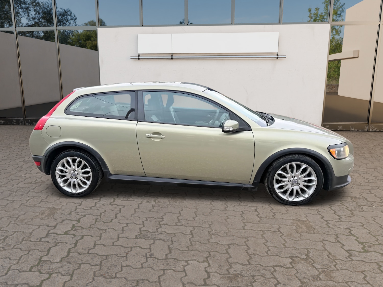 Used Volvo C30 2008 for sale - 76643776: Photo 8