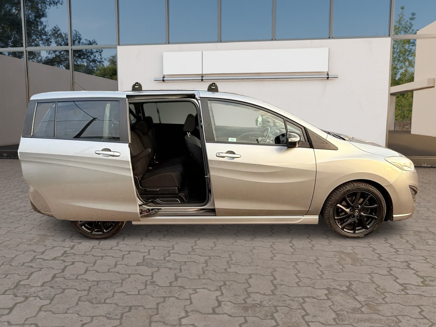 Used Mazda Mazda5 2013 for sale - 76505289: Photo 9