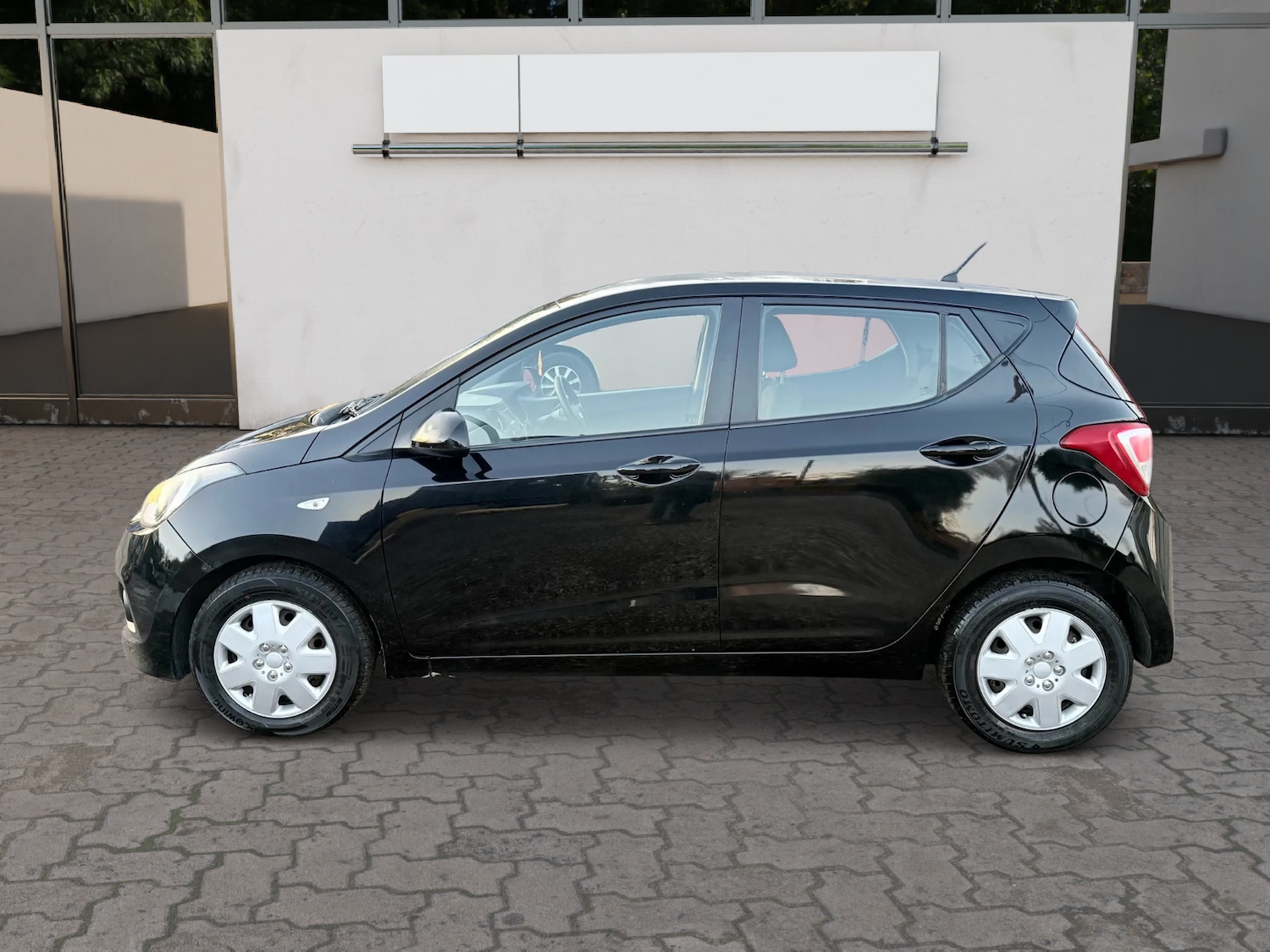 Used Hyundai i10 2015 for sale - 76665220: Photo 4