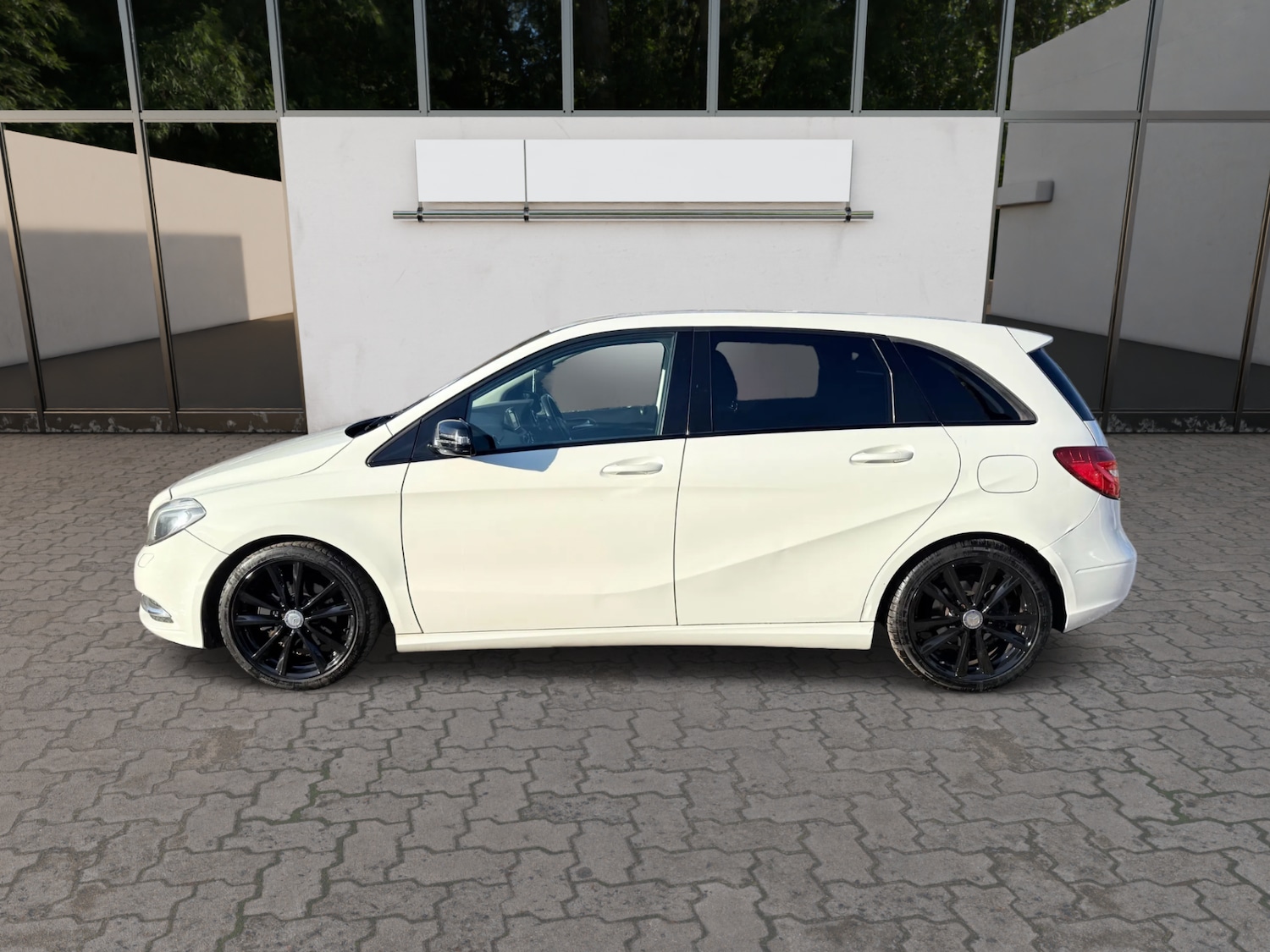 Used Mercedes-Benz B Class 2013 for sale - 76709806: Photo 4