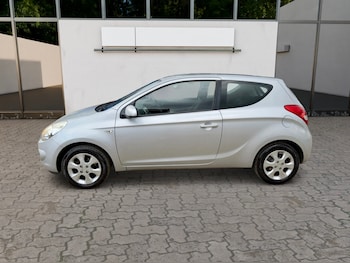 Used Hyundai i20 2011 for sale - 79575913: Photo
