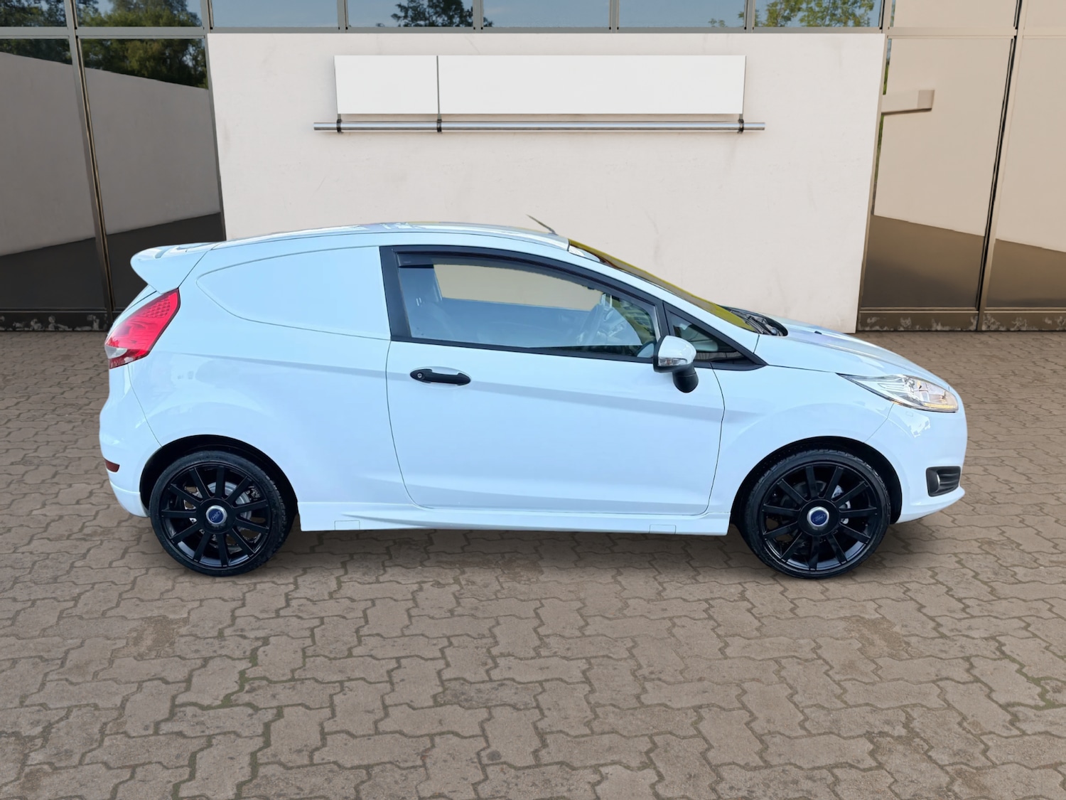Used Ford Fiesta 2011 for sale - 76807073: Photo 8