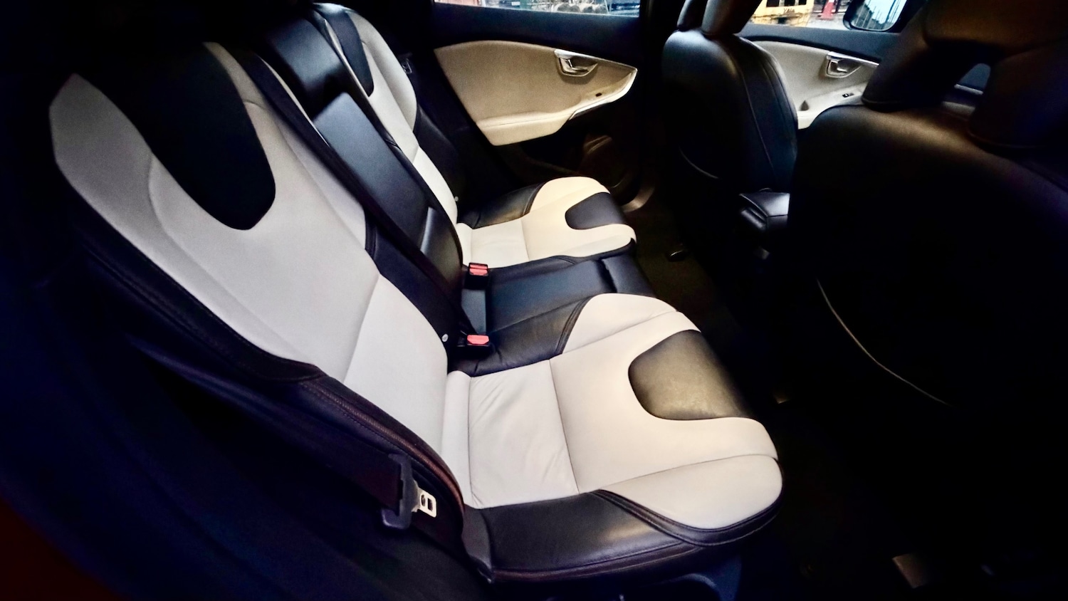 Used Volvo V40 2015 for sale - 77235855: Photo 13