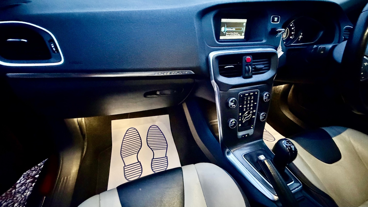 Used Volvo V40 2015 for sale - 77235855: Photo 16