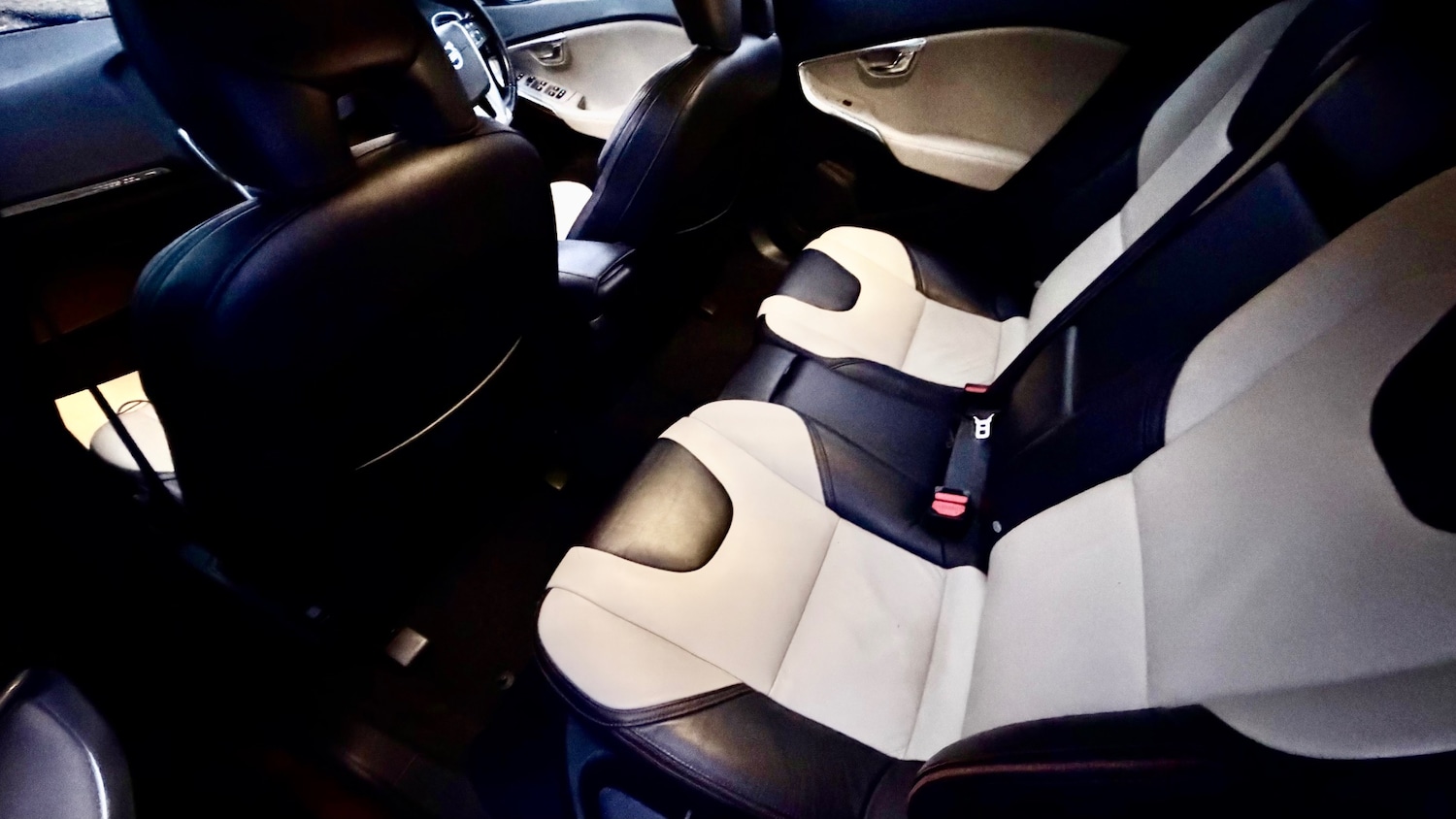 Used Volvo V40 2015 for sale - 77235855: Photo 18