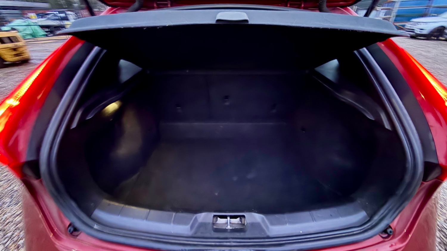 Used Volvo V40 2015 for sale - 77235855: Photo 19