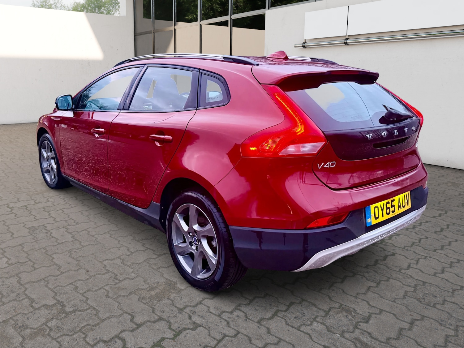 Used Volvo V40 2015 for sale - 77235855: Photo 5
