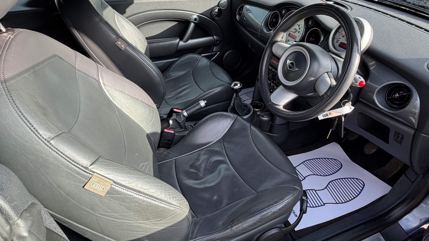 Used MINI Convertible 2004 for sale - 78085460: Photo 10