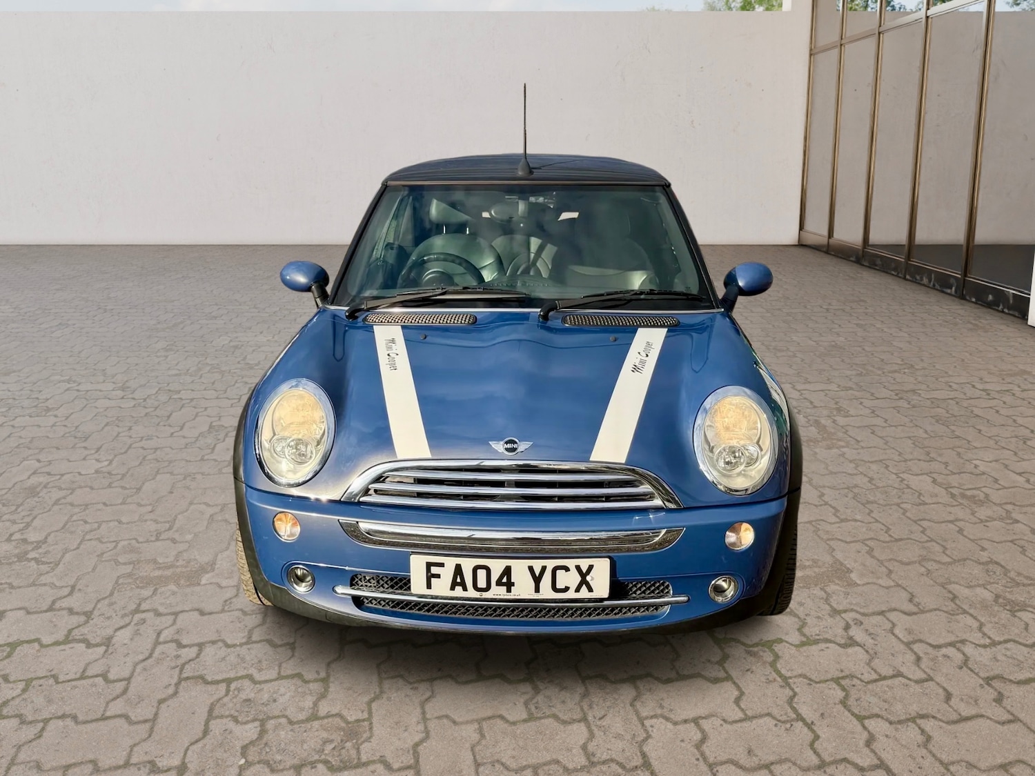 Used MINI Convertible 2004 for sale - 78085460: Photo 2