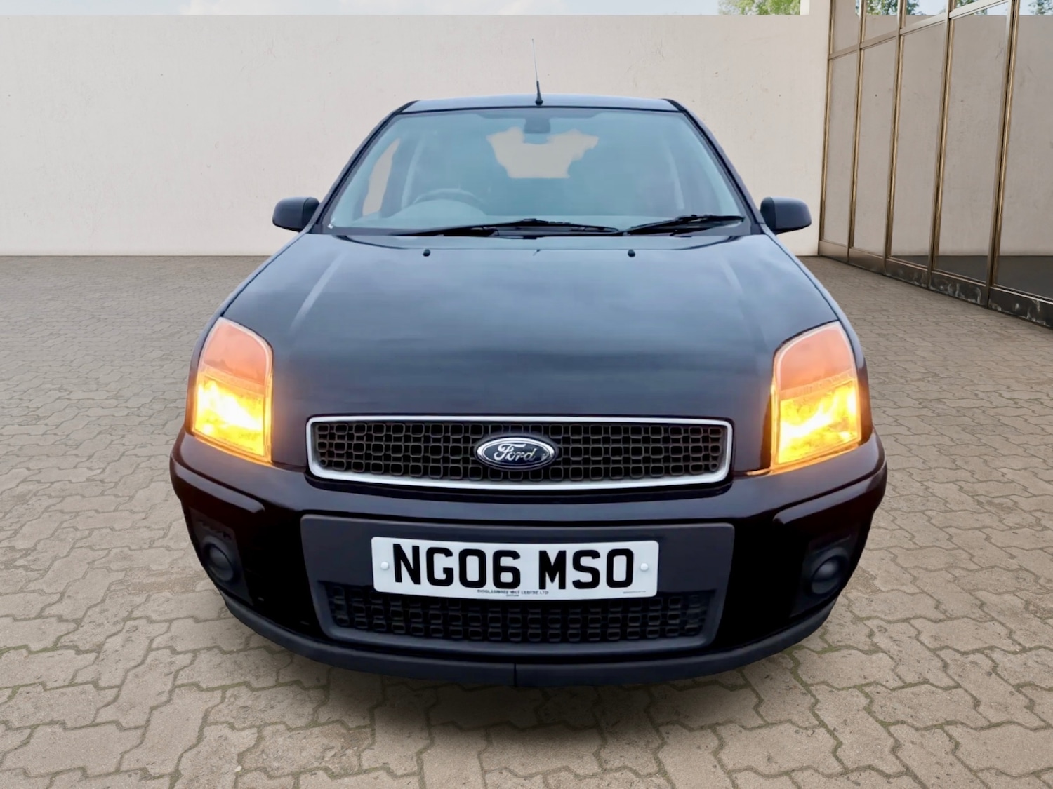 Used Ford Fusion 2006 for sale - 77615990: Photo 2