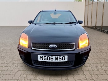 Used Ford Fusion 2006 for sale - 77615990: Photo