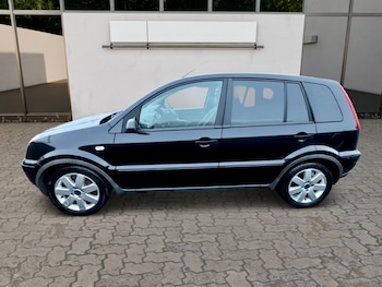 Used Ford Fusion 2006 for sale - 77615990: Photo