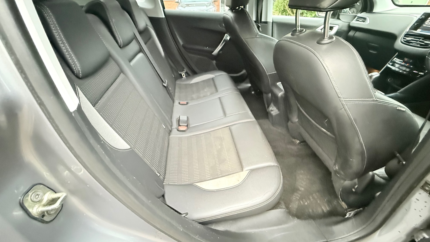 Used Peugeot 2008 2014 for sale - 76960167: Photo 17