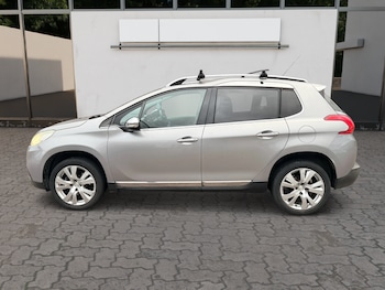 Used Peugeot 2008 2014 for sale - 76960167: Photo