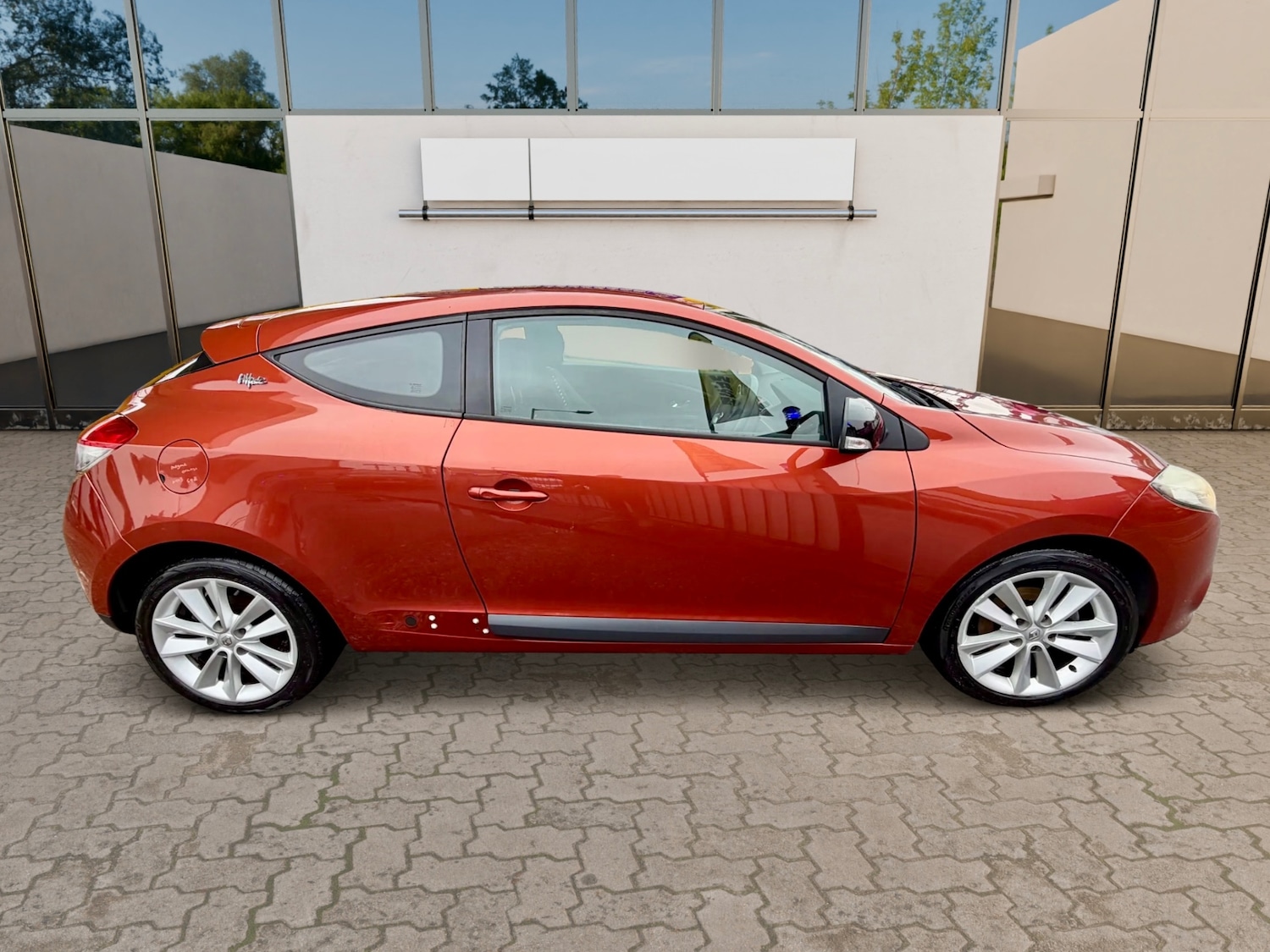 Used Renault Megane 2010 for sale - 77508787: Photo 8