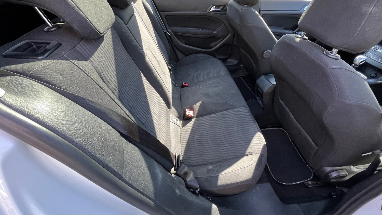 Used Peugeot 308 2014 for sale - 77896337: Photo 16