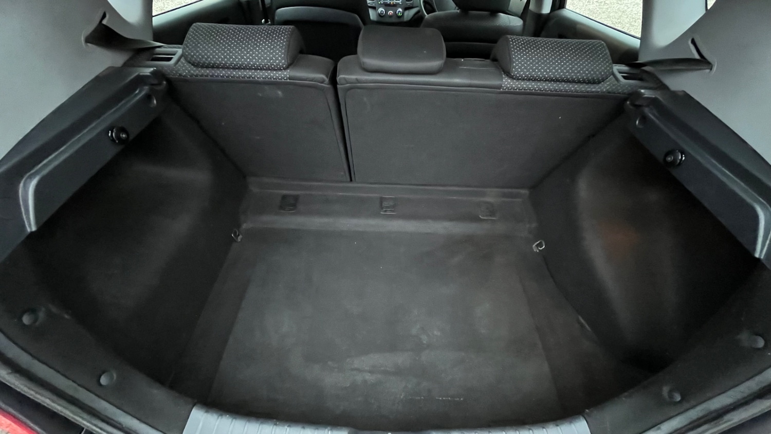 Used Hyundai i30 2010 for sale - 77851738: Photo 19