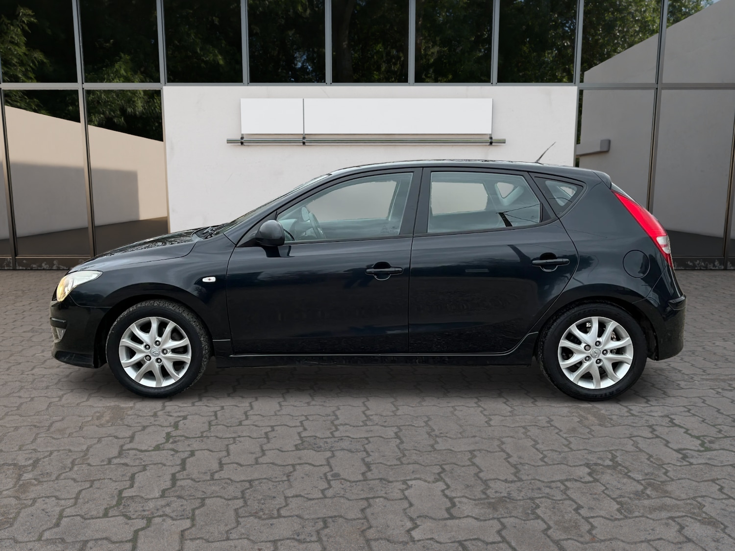 Used Hyundai i30 2010 for sale - 77851738: Photo 4