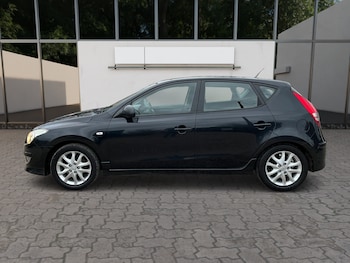 Used Hyundai i30 2010 for sale - 77851738: Photo