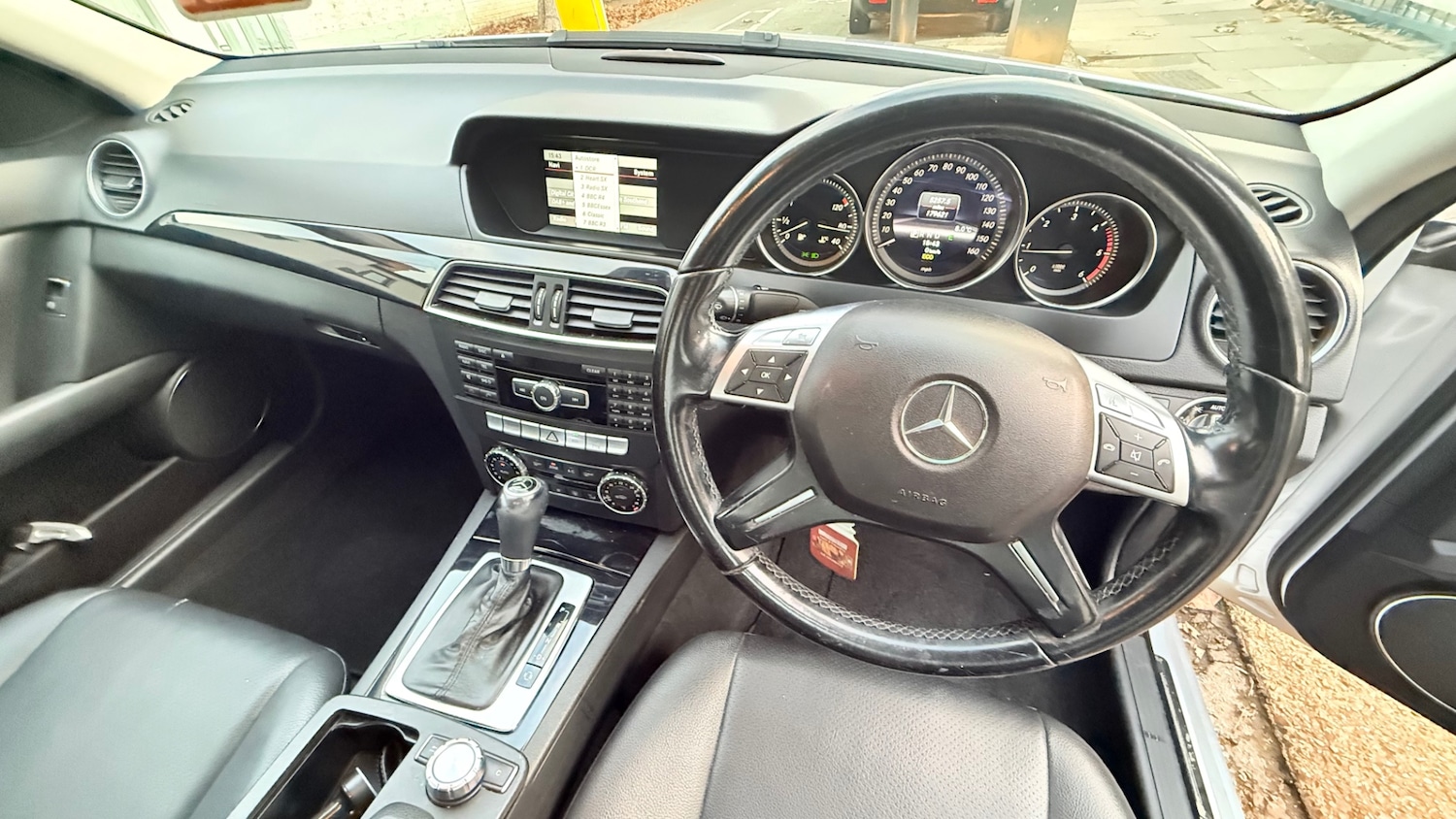 Used Mercedes-Benz C Class 2012 for sale - 76615714: Photo 10