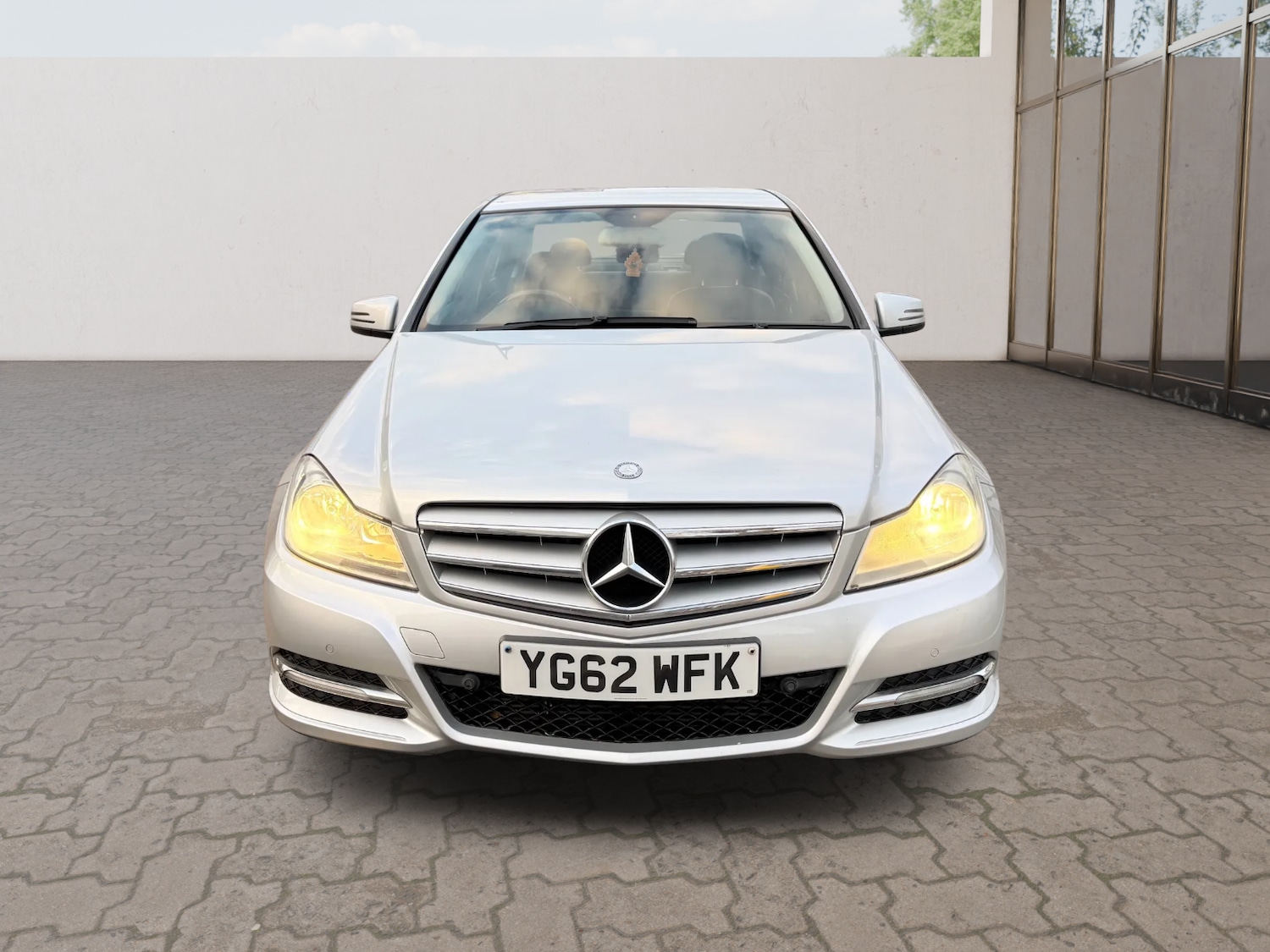 Used Mercedes-Benz C Class 2012 for sale - 76615714: Photo 2