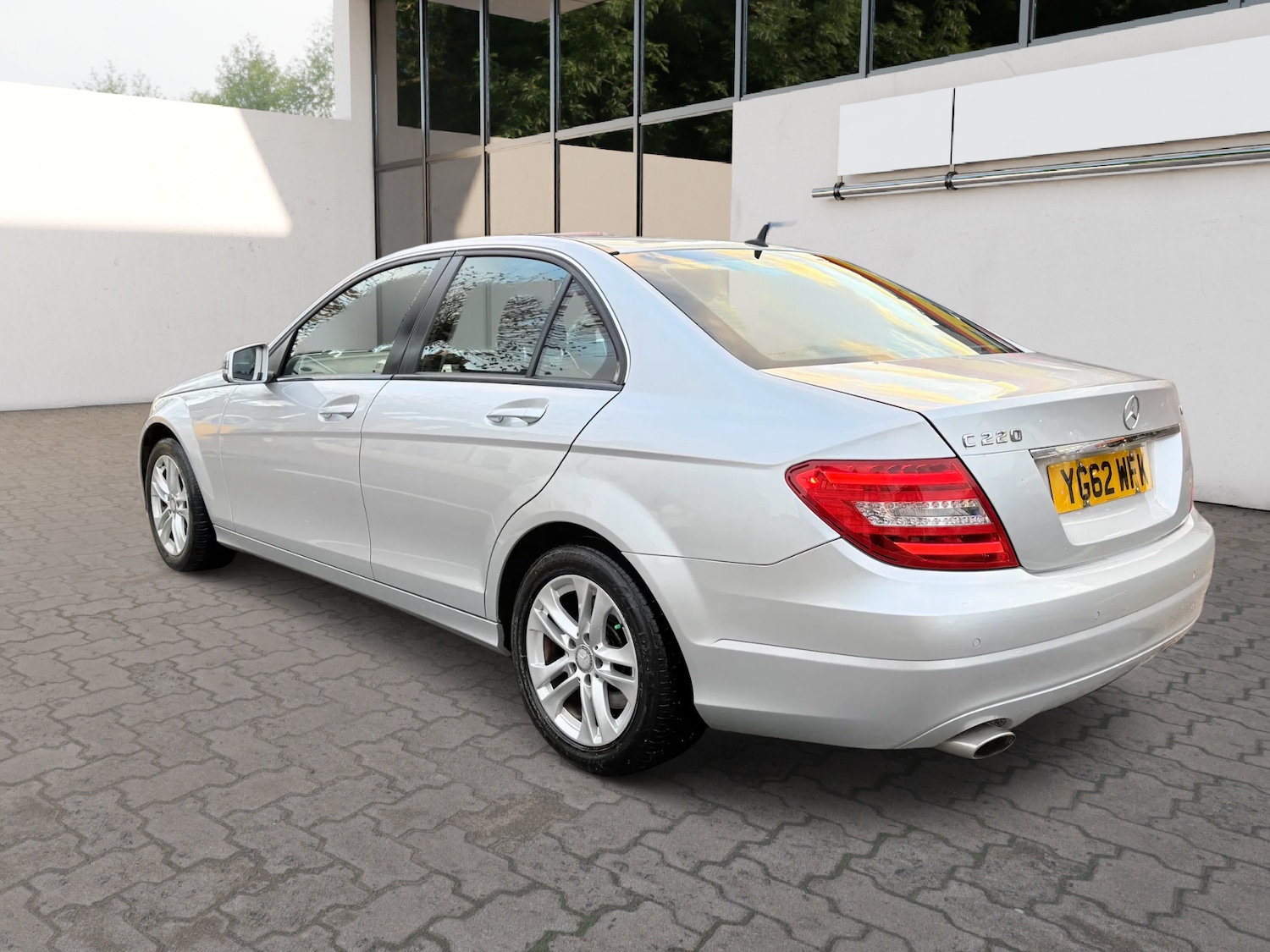 Used Mercedes-Benz C Class 2012 for sale - 76615714: Photo 5
