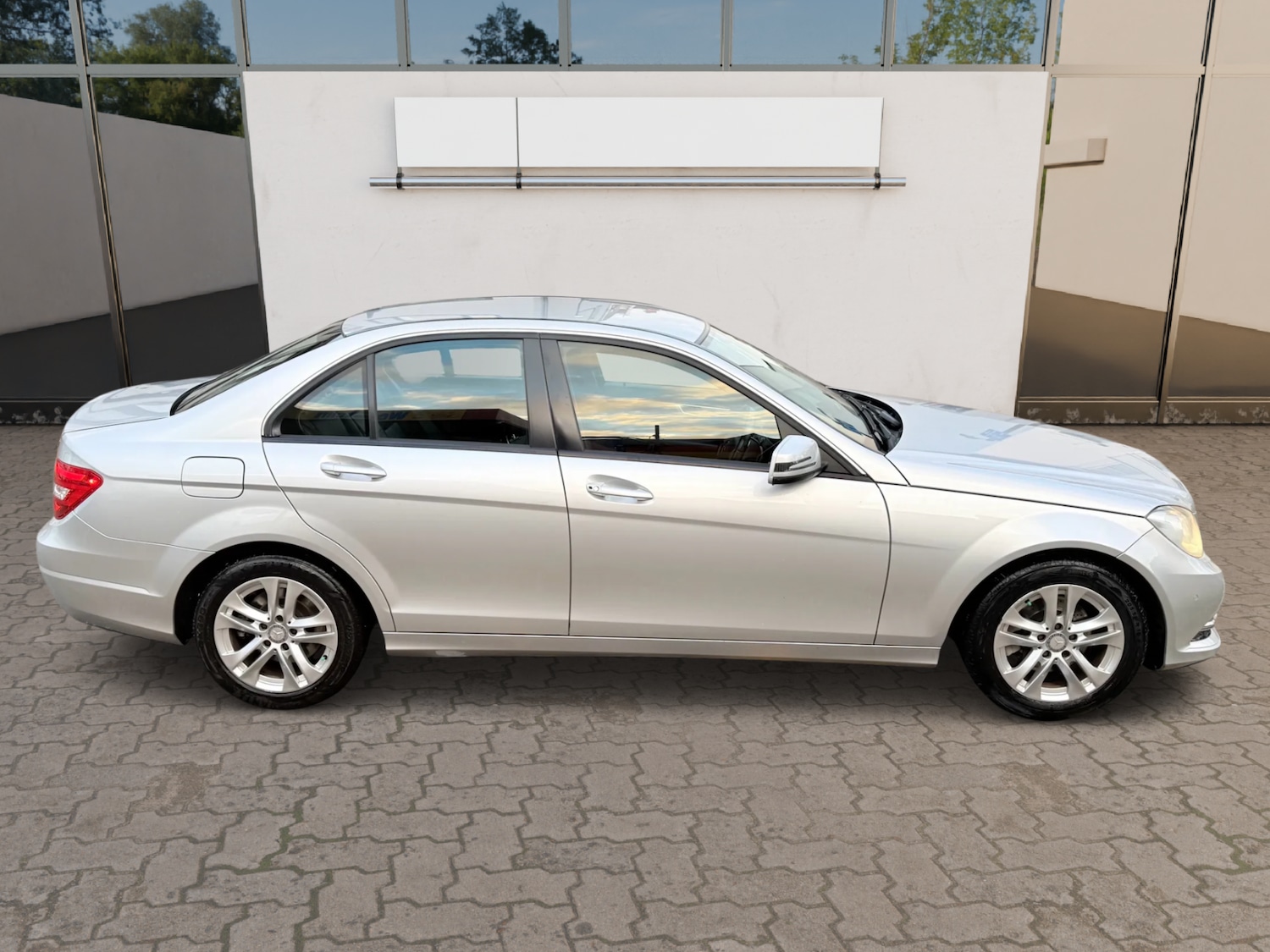 Used Mercedes-Benz C Class 2012 for sale - 76615714: Photo 8