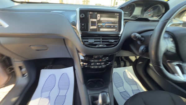 Used Peugeot 208 2013 for sale - 74515494: Photo 17