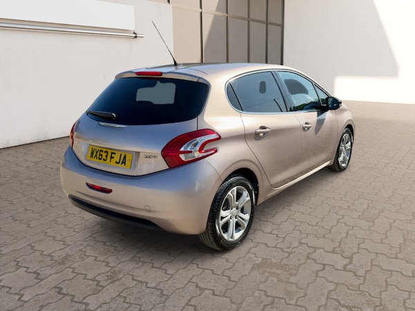 Used Peugeot 208 2013 for sale - 74515494: Photo 8