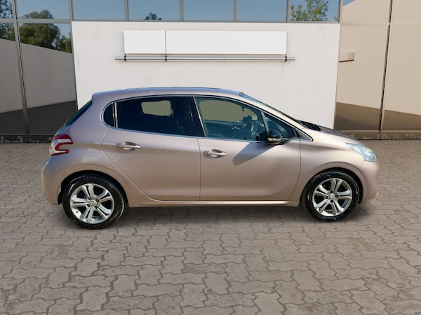Used Peugeot 208 2013 for sale - 74515494: Photo 9