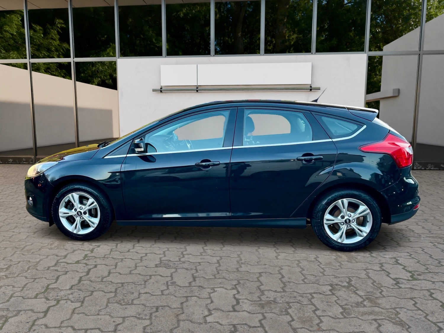Used Ford Focus 2011 for sale - 77837219: Photo 4