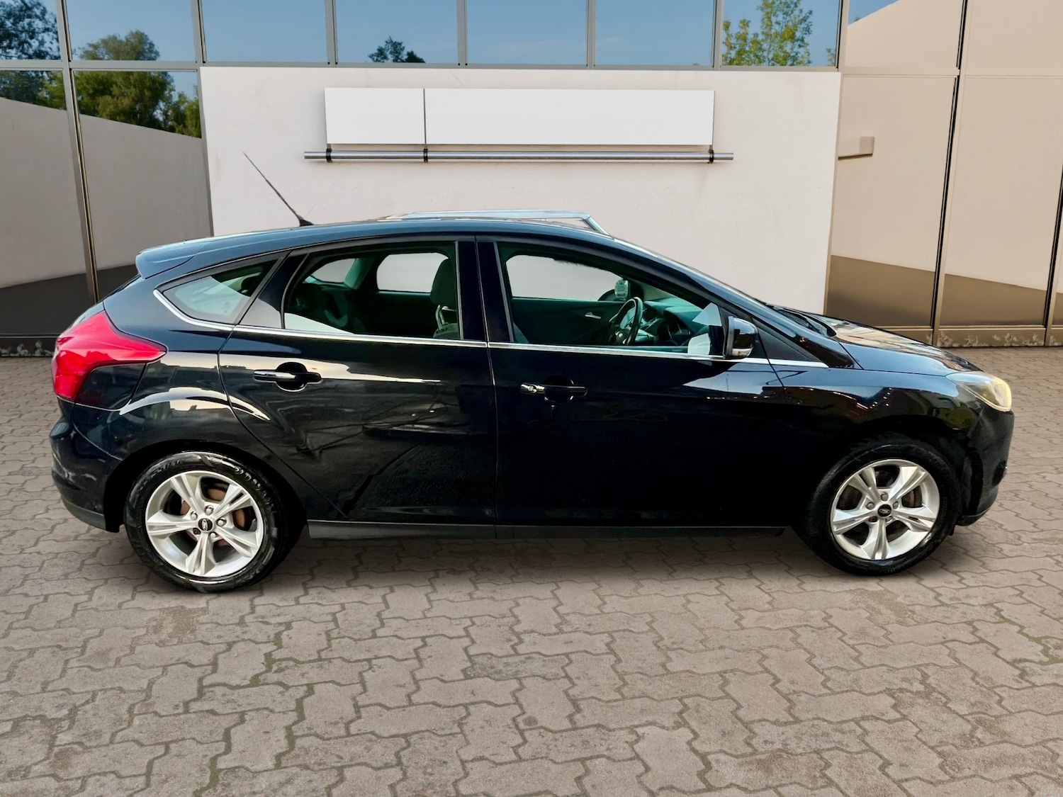 Used Ford Focus 2011 for sale - 77837219: Photo 8