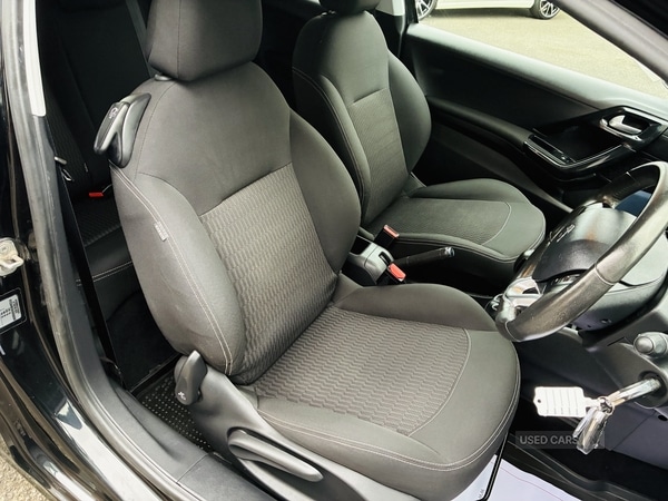 Used Peugeot 208 2017 for sale - 76338192: Photo 8