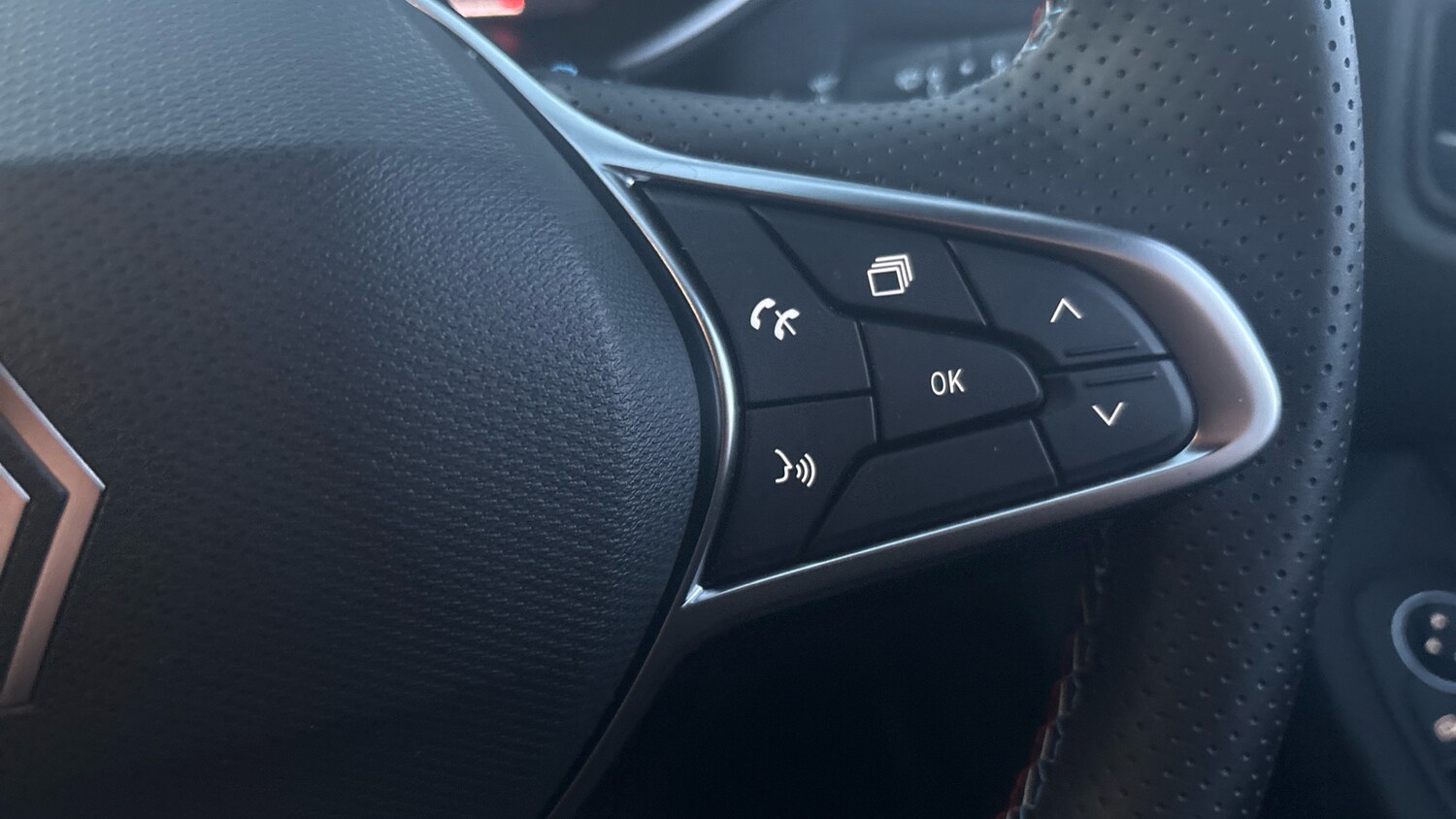 Used Renault Clio 2025 for sale - 76777218: Photo 51