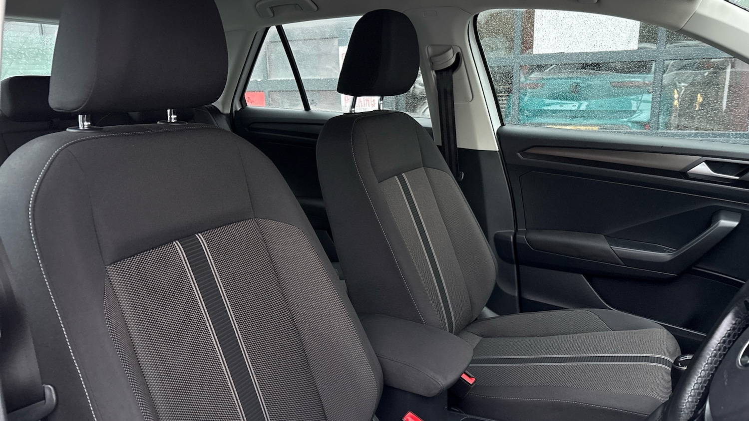 Used Volkswagen T-Roc 2018 for sale - 76734344: Photo 24