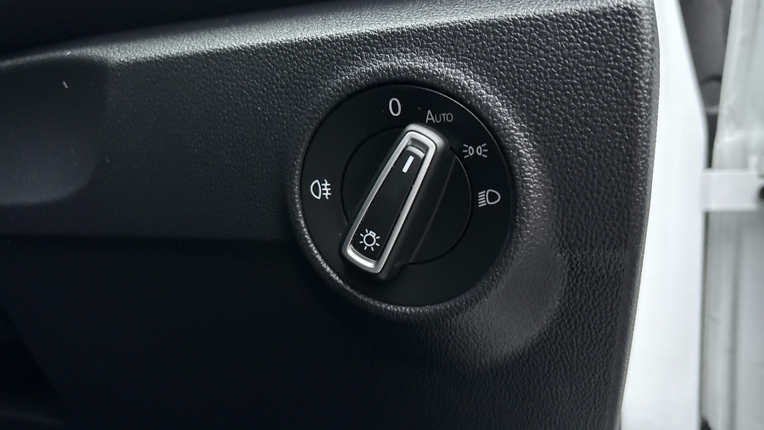 Used Volkswagen T-Roc 2018 for sale - 76734344: Photo 25