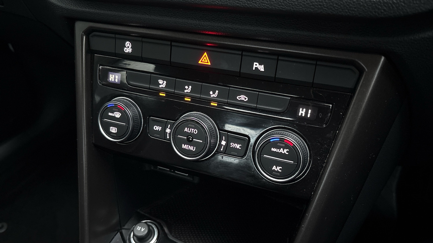 Used Volkswagen T-Roc 2018 for sale - 76734344: Photo 30